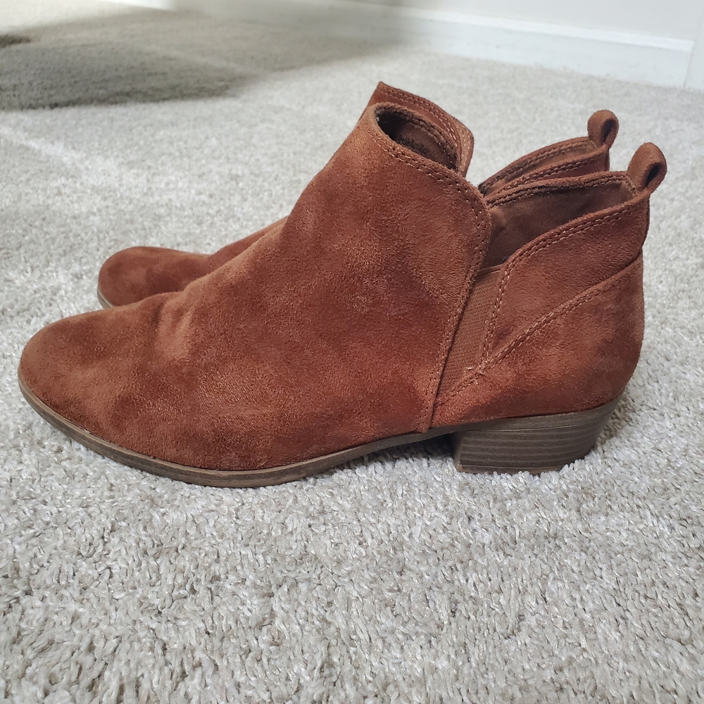 S.O. Brown Faux Suede Ankle Boots Booties Size 9.5